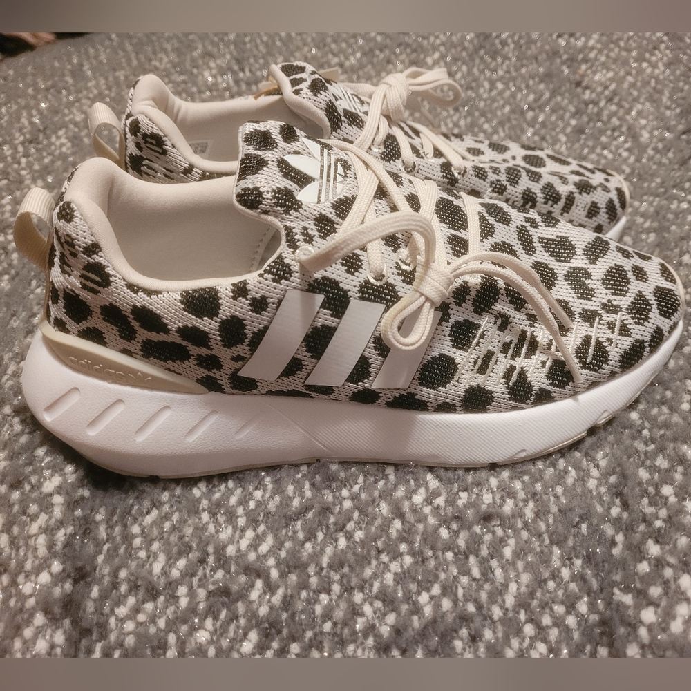 ADIDAS Swift Run 22 J GZ 1553